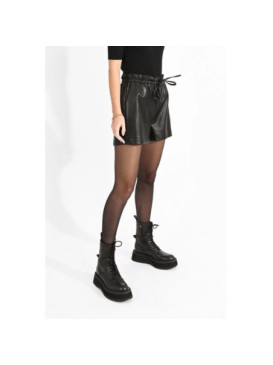 Short noir en cuir vegan