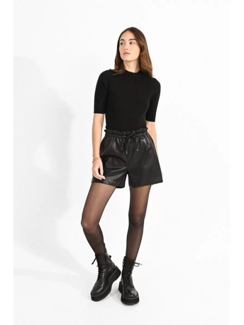 Short noir en cuir vegan Short noir en cuir vegan