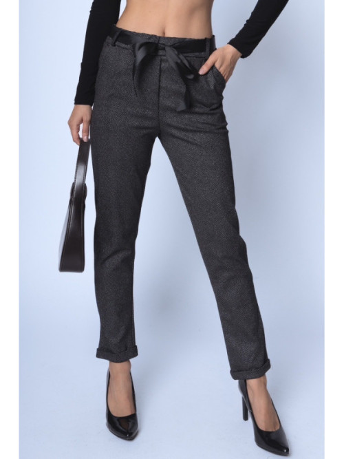 Pantalon stretch noir et chevron métallisé anthracite avec élastique taille et noeud en satin devant Pantalon stretch noir et chevron métallisé anthracite avec élastique taille et noeud en satin devant