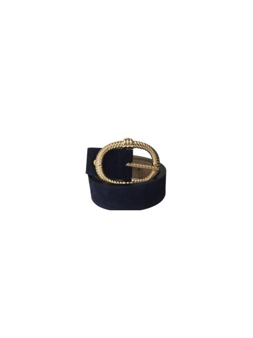 Ceinture en cuir à boucle dorée striée