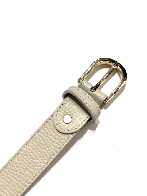 Ceinture fine cuir et boucle dorée