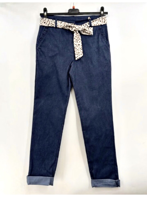 Pantalon slim stretch et bord poches avec un petit volant