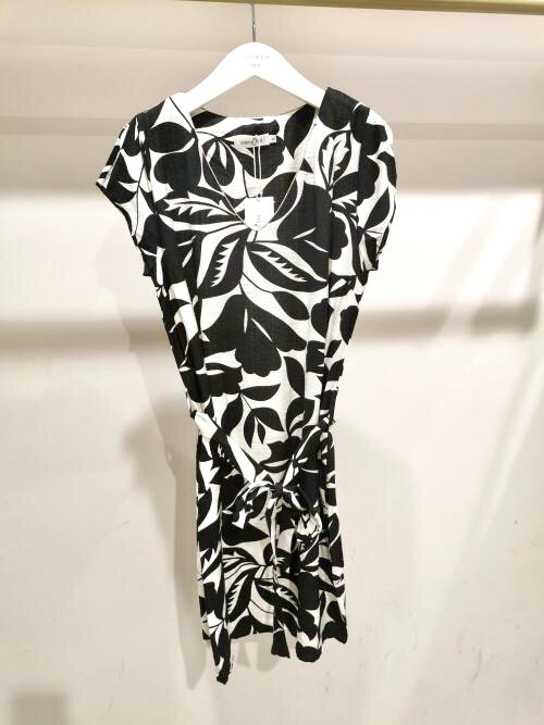 Robe courte imprimée col V