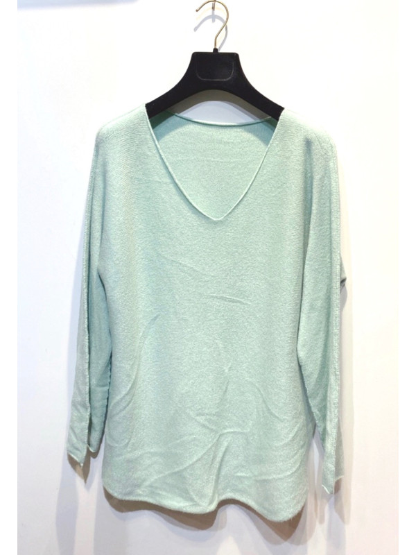 Pull fin col V coupe droite sans laine.