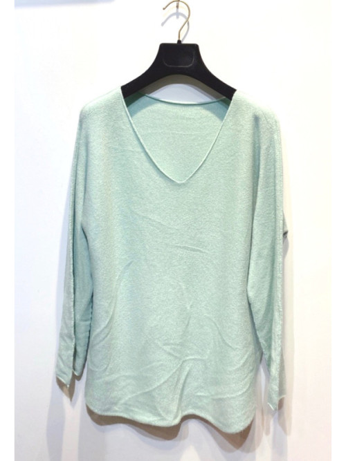 Pull fin col V coupe droite sans laine.
