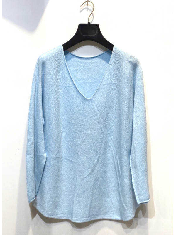 Pull fin col V coupe droite sans laine.