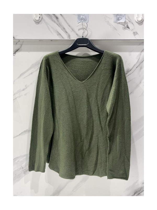 Pull fin col V coupe droite sans laine.