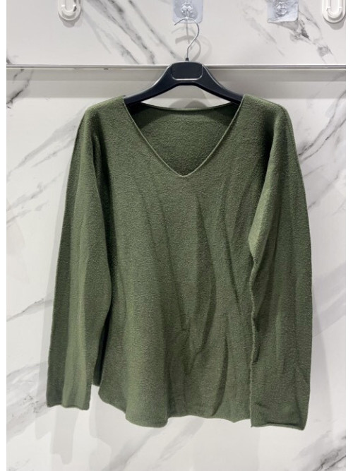 Pull fin col V coupe droite sans laine.