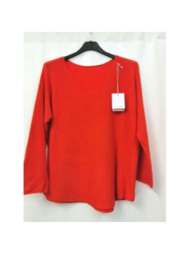 Pull fin col V coupe droite sans laine.