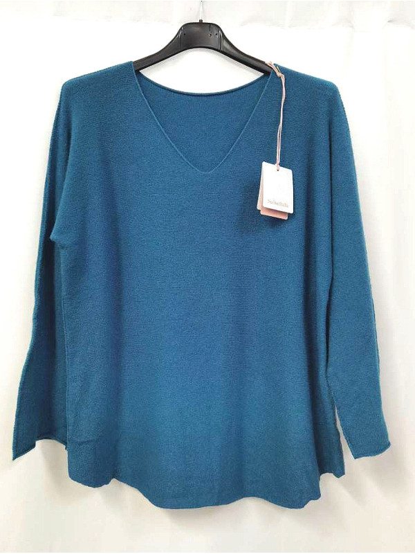Pull fin col V coupe droite sans laine.