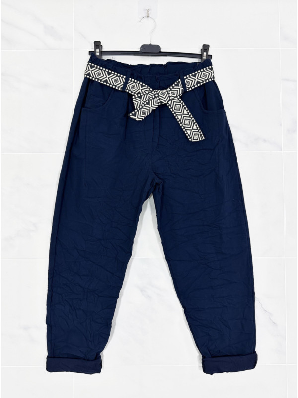 Pantalon stretch froissé avec ceinture