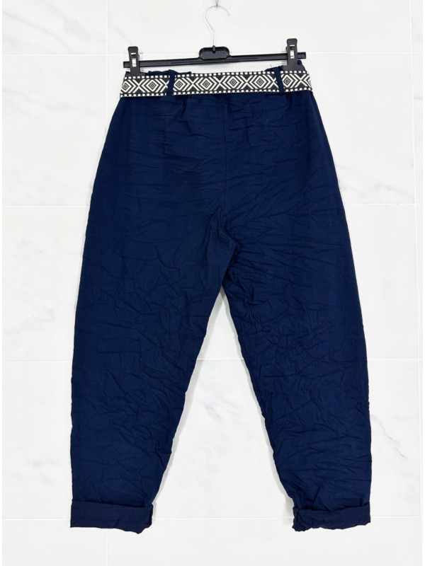 Pantalon stretch froissé avec ceinture