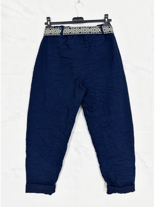 Pantalon stretch froissé avec ceinture