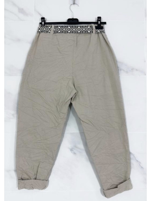 Pantalon stretch froissé avec ceinture
