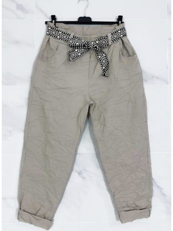 Pantalon stretch froissé avec ceinture