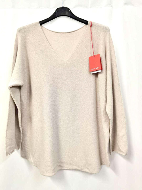 Pull fin col V coupe droite sans laine.