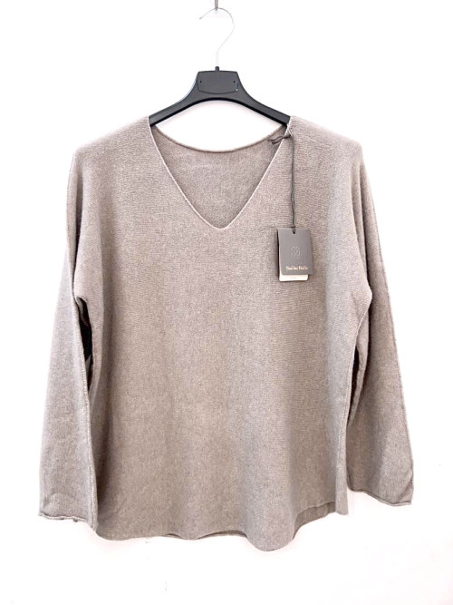 Pull fin col V coupe droite sans laine.