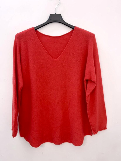 Pull fin col V coupe droite sans laine.