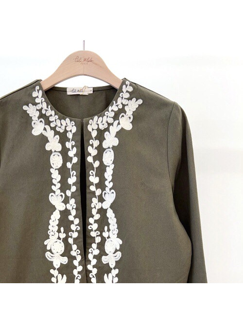 Veste brodée col rond manches longues