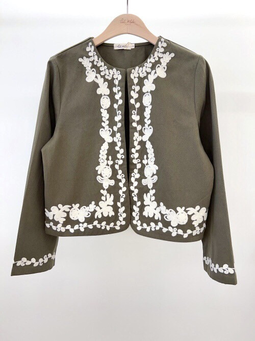 Veste brodée col rond manches longues