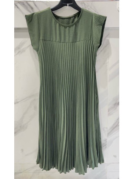 Robe plissée courte manches...