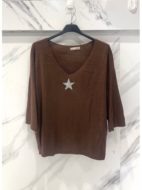 Pull fin col V avec étoile strass manches chauve-souris trois-quart