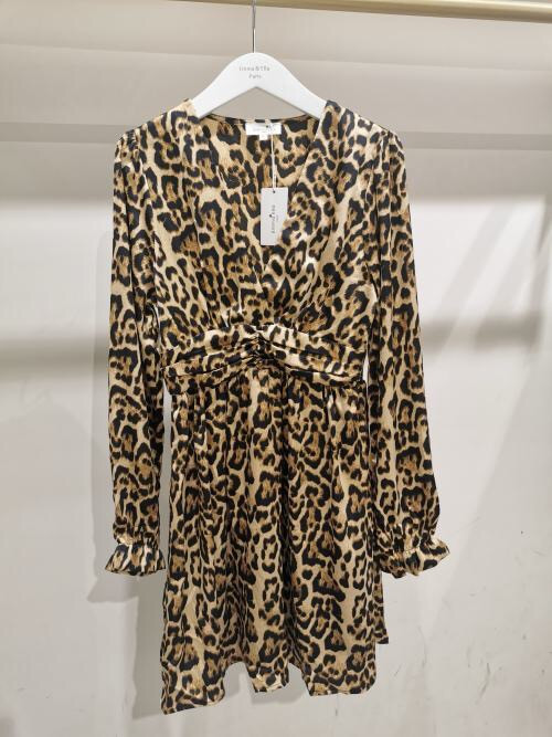 Robe courte manches longues satinée imprimé léopard