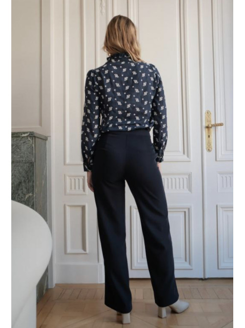 Chemise manches longues unie avec broderies fleurs