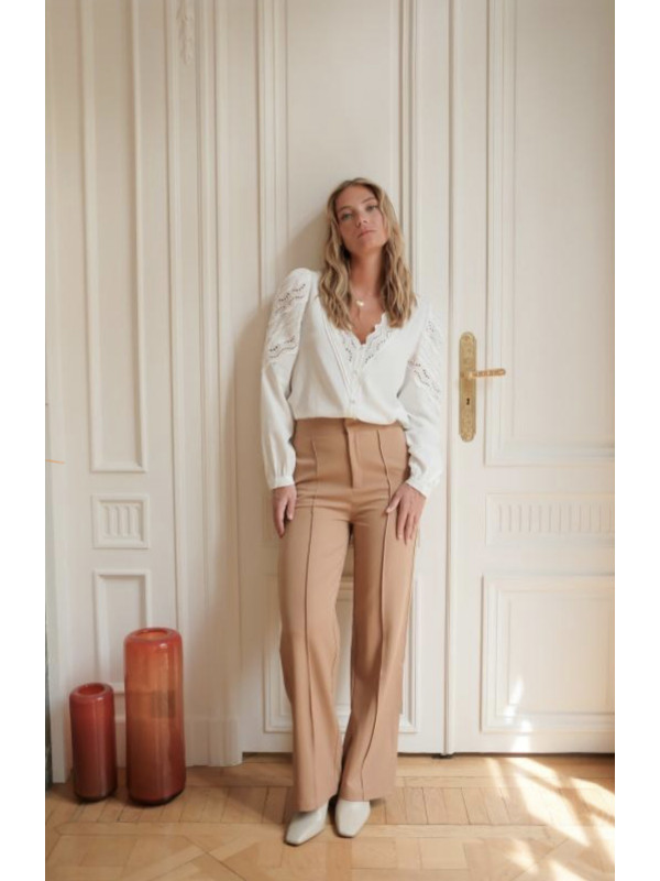 Chemise col V manches longues unie avec broderie anglaise