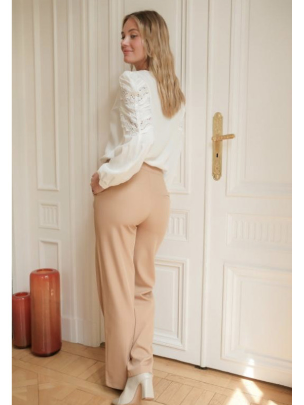 Chemise col V manches longues unie avec broderie anglaise