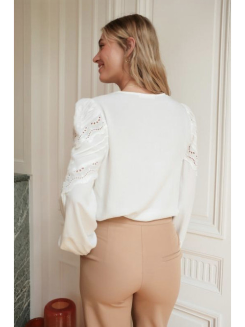 Chemise col V manches longues unie avec broderie anglaise