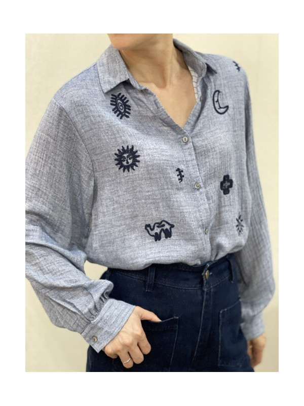 Chemise brodée couleur jean manches longues