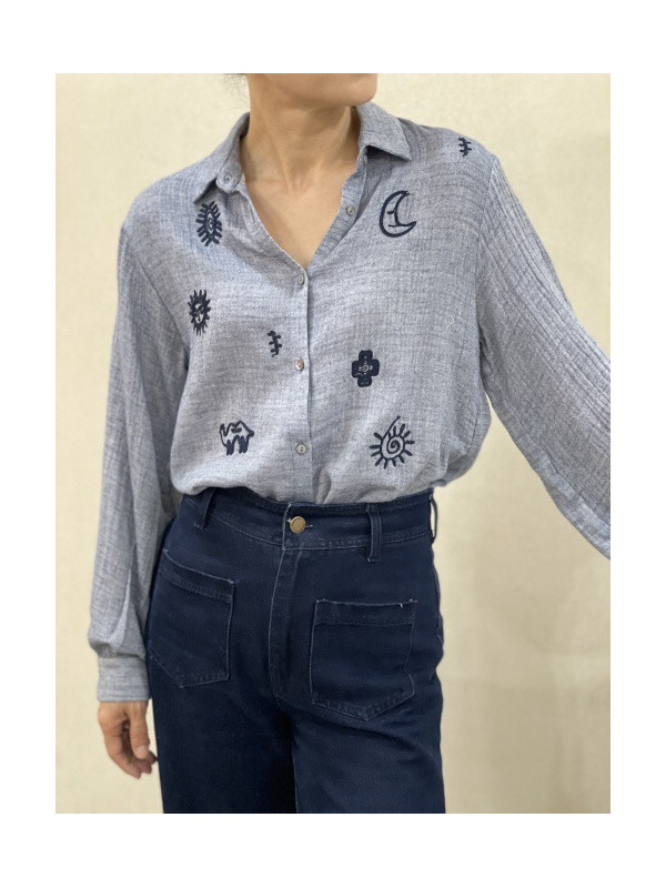 Chemise brodée couleur jean manches longues