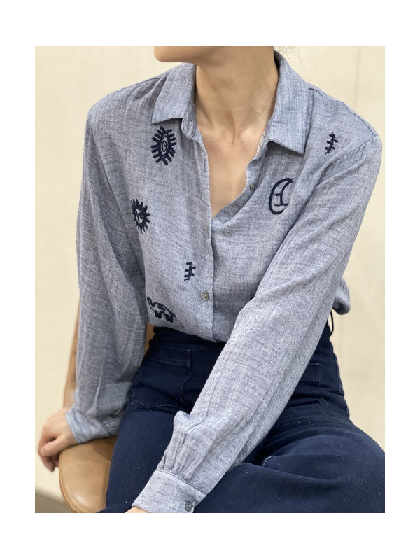 Chemise brodée couleur jean manches longues