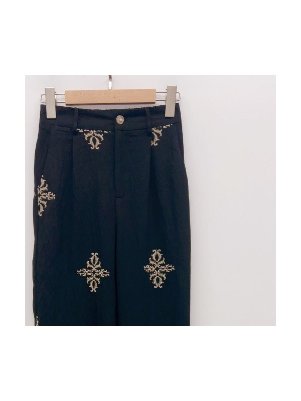 Pantalon motifs brodés