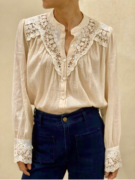 Chemise avec plastron...