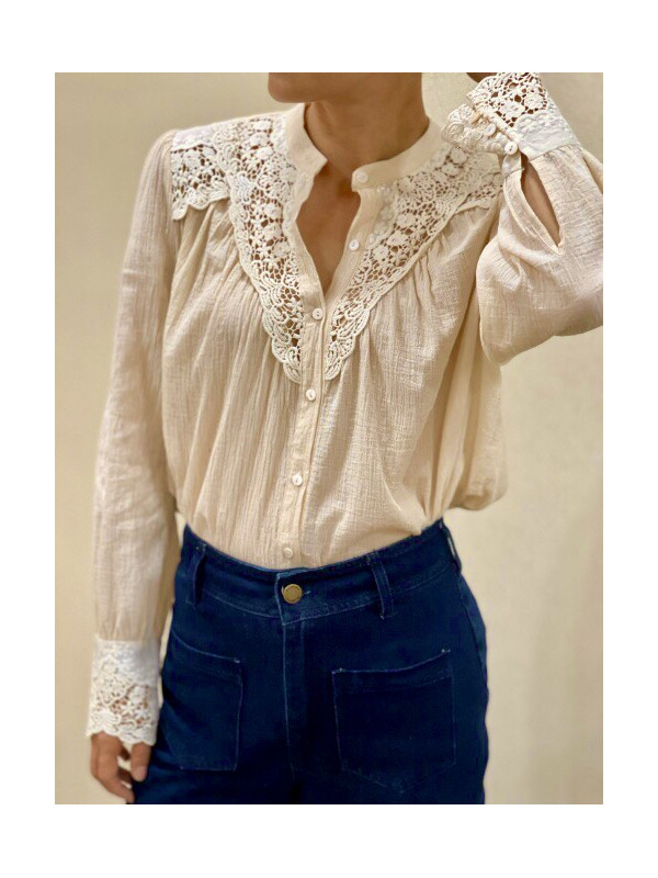 Chemise avec plastron guipure ajouré