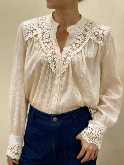 Chemise avec plastron guipure ajouré