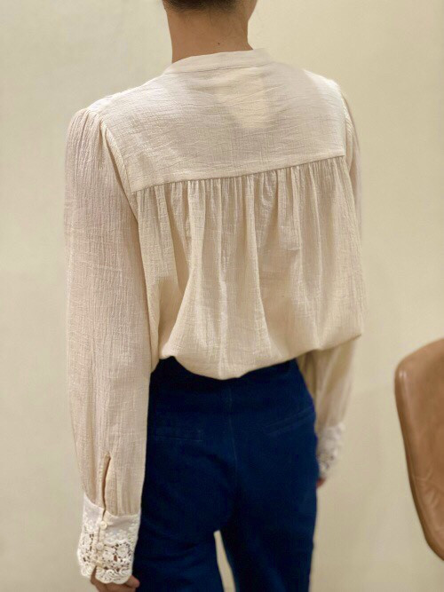 Chemise avec plastron guipure ajouré