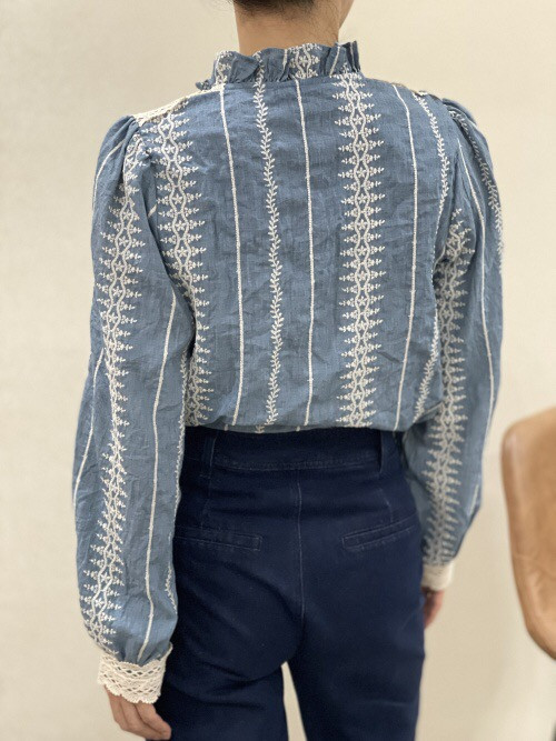 Chemise en chambray brodée manches longues
