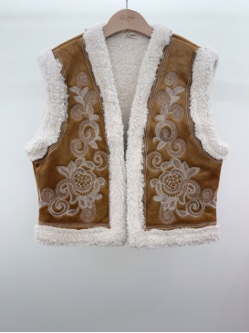 Gilet simili daim brodé