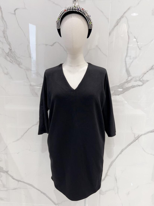 Robe droite courte col V manches longues
