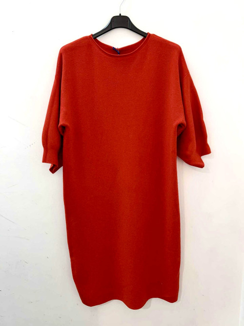Robe droite courte col rond en maille manches aux coudes