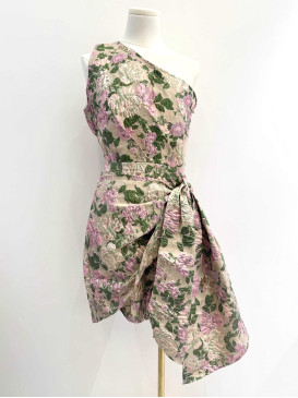 Robe courte décolleté...