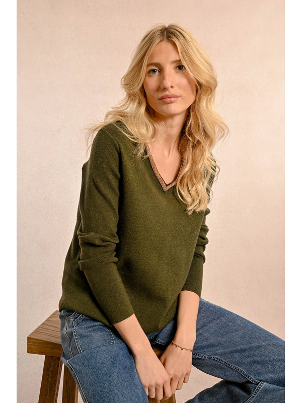 Pull col V gansé chaînettes dorées manches longues