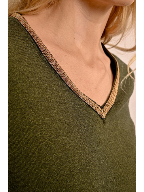 Pull col V gansé chaînettes dorées manches longues