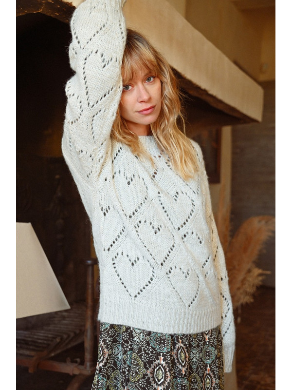 Pull ajouré cœur col rond manches longues
