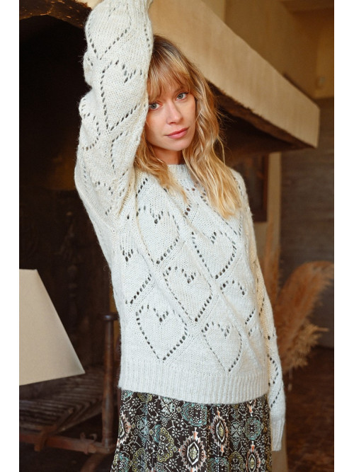 Pull ajouré cœur col rond manches longues