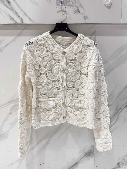 Gilet en crochet manches longues col rond