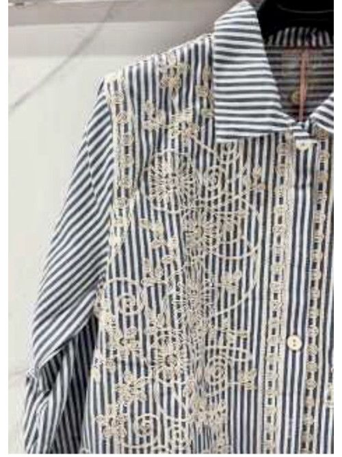 Veste courte en coton rayée avec buste brodé
